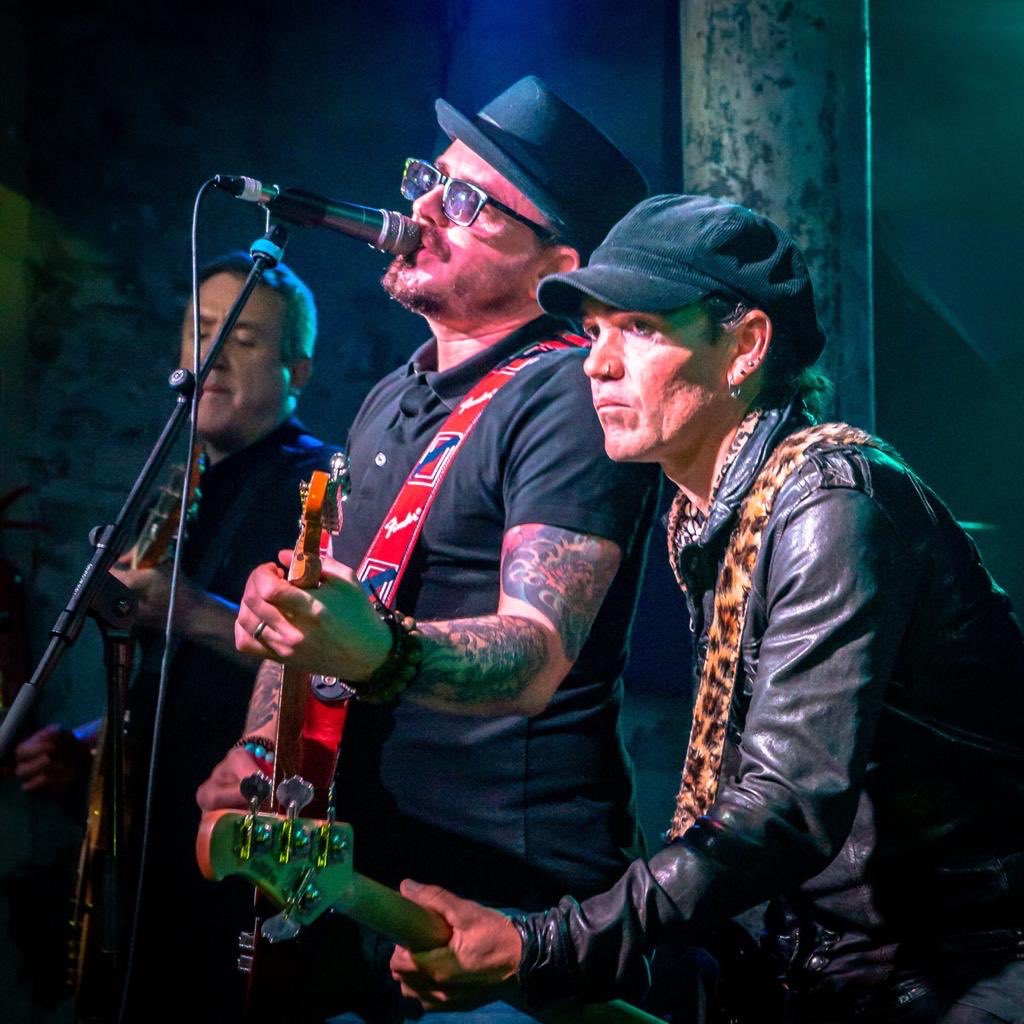 DannyBurtonUK's tweet photo. Announcement! 🥁🎫  In preparation for our Spring/Summer festival appearances I will be @WestStreetLive in #Sheffield on Thursday April 23rd.  Come and celebrate St George’s day with us as we warm up for the Summer shows 🏴󠁧󠁢󠁥󠁮󠁧󠁿 Contact me direct for advance tickets. https://t.co/W62p9JcWUF