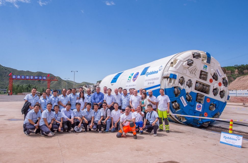 Robbins_Co's tweet photo. The Great Hydro Network in Shanxi Province is nearing completion, with 2 of 3 #Robbins Double Shield TBMs finishing epically long tunnels ranging from 15 to 23+ km.  At T4, the TBM broke through at the end of 2019 after overcoming tough ground, achieving up to 865 m in one month. https://t.co/i1hdsupFf8