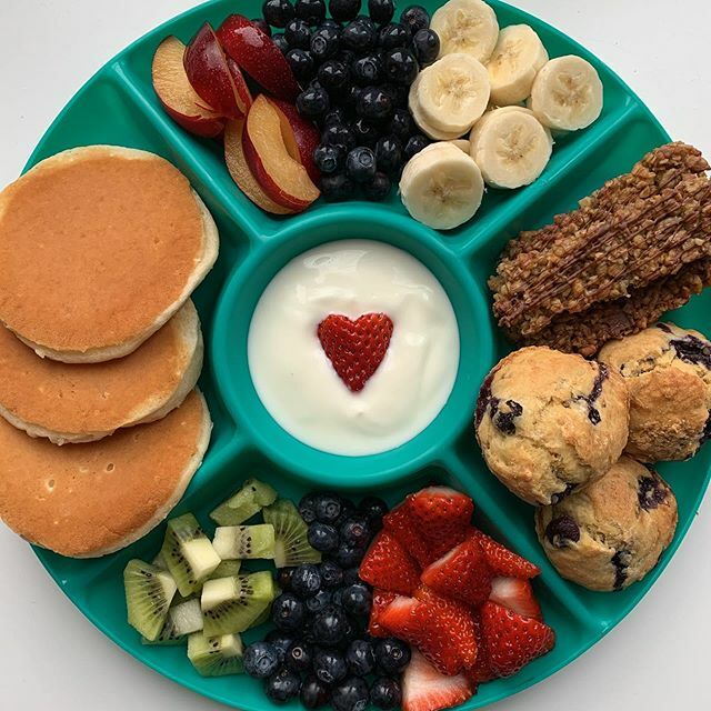 I very rarely post our breakfasts because during term time it’s pretty much cereal or toast 🙈 So since it’s half term I thought I would up my breakfast game. ⁣
⁣
On offer was pancakes (bbc american pancake recipe), homemade cereal bars (recipe coming… ift.tt/2STGpD3