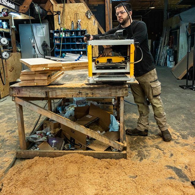 State of the shop today.  @42fabricate and I are trying to bang out this collab video before we head out tonight for #wbc2020
•
•
•
•
•
#collaboration #collabs #makercommunity #makersunite ift.tt/2HAUkcc