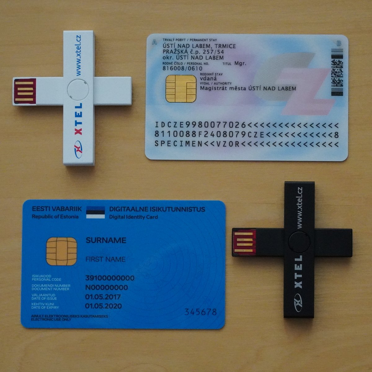 EEstonec's tweet photo. @AndrejBabis @vdzurilla @e_estonia Doufám, že vám také v 🇪🇪 Estonsku řekli, že k těm eObčankám rovnou rozdávají 🆓  čtečku čipových karet https://t.co/aNcIaD2MPa 🎉. A pak, světe div se, lidi to používají. 👍 Pojďme to u nás 🇨🇿 zlepšit! https://t.co/1CCiqsd43Z