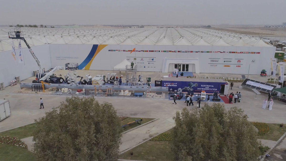 شهد اليوم الثالث من #مؤتمر_سابك_2020 جلسات نقاش حول الذكاء الاصطناعي، والتحول الرقمي، وإنترنت الأشياء، والبيانات الضخمة، تناولت جميعها التأثير الكبير للتقنيات الحديثة على أداء الصناعات.
#سابك