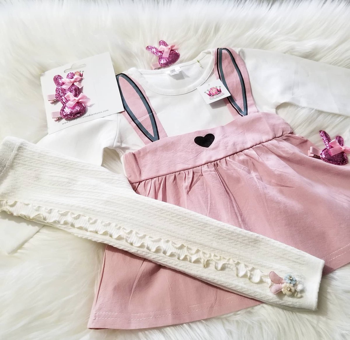 Princesstowne's tweet image. 🚨💕🐰 New arrivals 🐰💕🚨
The perfect spring/Easter ensemble for your little hunnie bunnie!🥰😉 These pieces will be available at select stores next week!
#TheAdventuresofposhprincess #BaciGifts #Bumblebabeeboutique #DiniandCo #thehappybaby #DutchMill