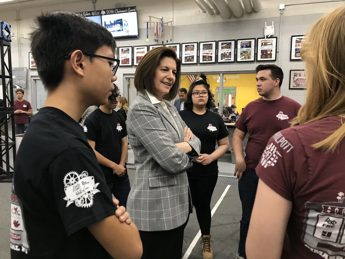SenCortezMasto's tweet photo. It was so much fun talking with @CimarrOnSpartan students today about new tech projects they're working on—and learning more about their award-winning robotics program. They all have bright futures in #STEM! #InnovationState https://t.co/Dl5vWJufNu