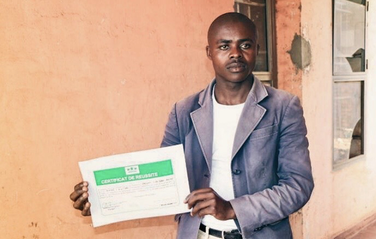 congoleaders's tweet photo. Many of our graduates express pride once they attain their certificates for completing our program. Once our leaders have completed both portions of training, they are encouraged to continue their projects past their graduation. #congoleaders https://t.co/gX4Py3lde0