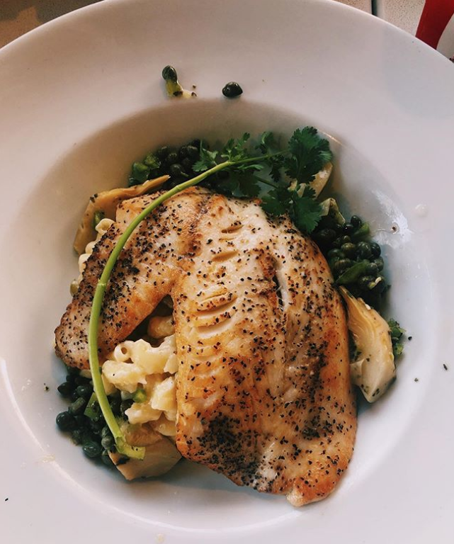Throwing it back to our Tilapia and Macaroni chef's special! Be sure to check the website every week for something new and delicious 📷 @__here_for_the_food_
