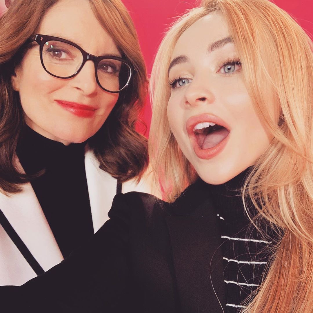 sabrinaupdatehq's tweet photo. 📸 | @SabrinaAnnLynn via Instagram | she’s a pusher💕
@meangirlsbway
#tinafey #tinamakeaninstagram #maybetinahasablackberry
#illask https://t.co/AXusjf62Cw