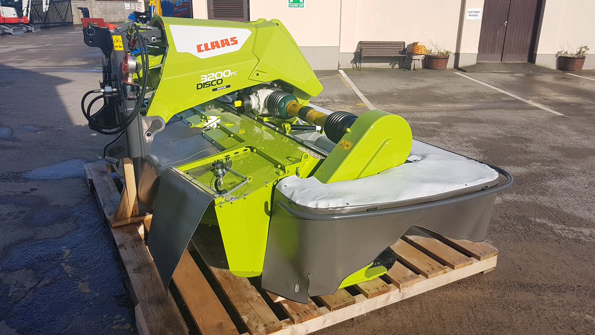 BreensOfCashel's tweet photo. New #CLAAS Disco 3200FC Move - 10ft Front Mounted Conditioner Mowers available ex stock for immediate delivery. 
0% @CLAASFINANCE available on these New Mowers. T&amp;C’s apply. #breens #claas #claasgreenline #claasdisco https://t.co/yZzGPA6pd1
