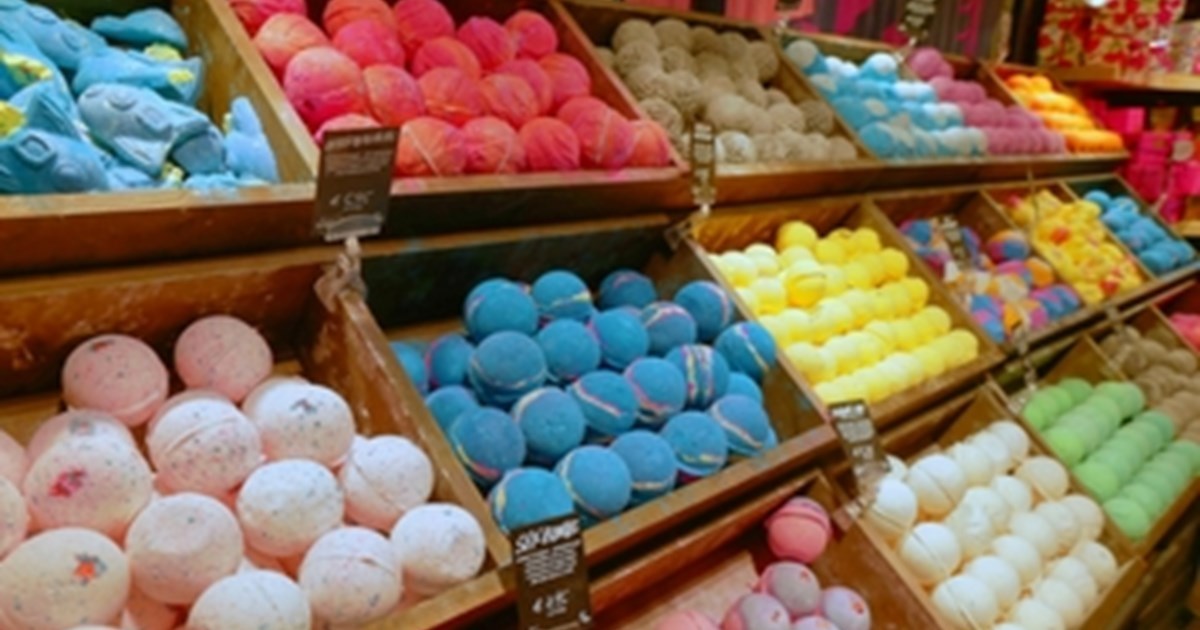 Lessons from Lush... They have always done a good job at creating an interactive experience and great to see they are still leading the way showing where physical retail needs to go... #retailers #shoplocal #highstreet #britishhighstreet #feedly buff.ly/2u884YM