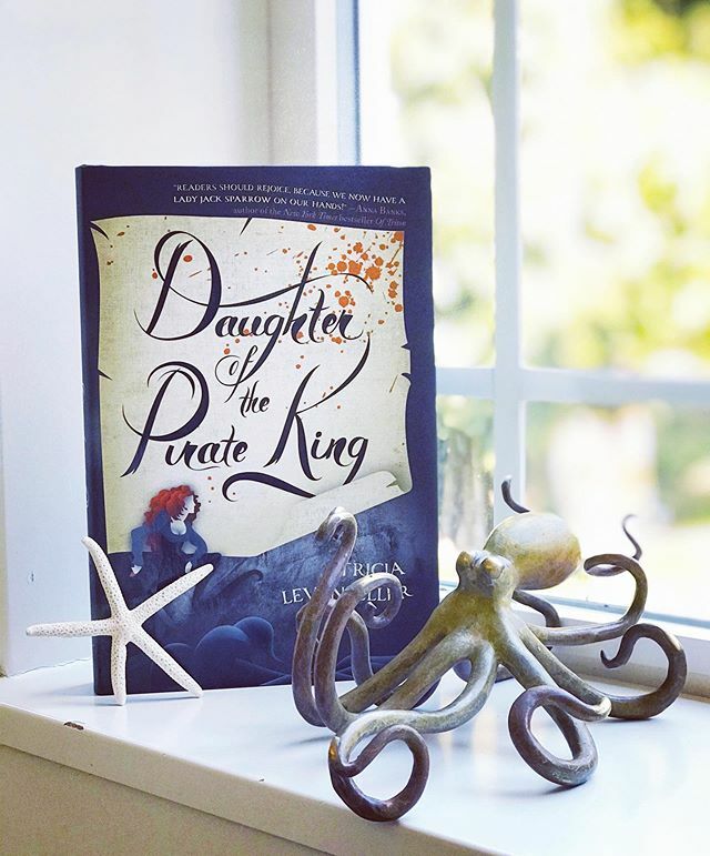 Bookerdashed's tweet photo. Do you like nautical books? I didn’t used to, but they’re growing on me. Plus, I seem to have an octopus obsession at the moment so that makes everything sea-related more enticing. I always think—maybe they’ll have an octopus in it!!! Of course, they usu… https://t.co/68MV7tJyDH https://t.co/pgMofyGSim