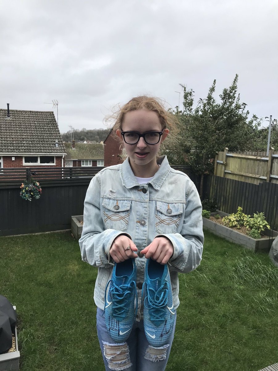 carystilley's tweet photo. Thank you to @joshmurphy65 who gave me some of his boots today! It really has made my day! ๐ @joshmurphy65 @CardiffCityFC #cityasone #cardiffcityfc #cardiffcity #bluebirds #joshmurphy #murphy #CCFC #ccfc #JM11 #jm11 #murphytwins #murphymagic #joshandjacob #joshandjacobmurphy #JM https://t.co/RodInlArAE