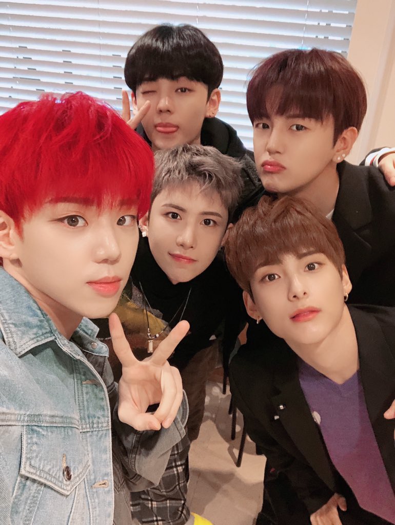 KarmaEsArmy's tweet photo. A mi no me gusta cuando se meten con mi grupo. Así que tampoco me gusta que se metan con otros. Todos los fandom nos tendríamos que unir para estas causas.  #ThankYouACE #ArmyWithACE #LoveACEForever https://t.co/VFXqbFaK06