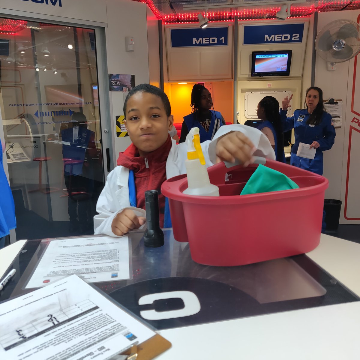 ucitylearns's tweet photo. 5th-grade students across @UCitySchools are participating with hands-on learning with the @clcstlouis beginning this week! #SpaceSystems #Careers #STEMcapable https://t.co/JUQ4aHHJUk