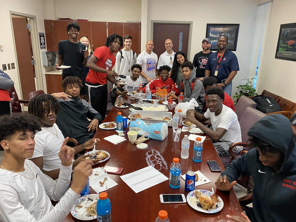 DYounce-AP@FHCHS tweet media