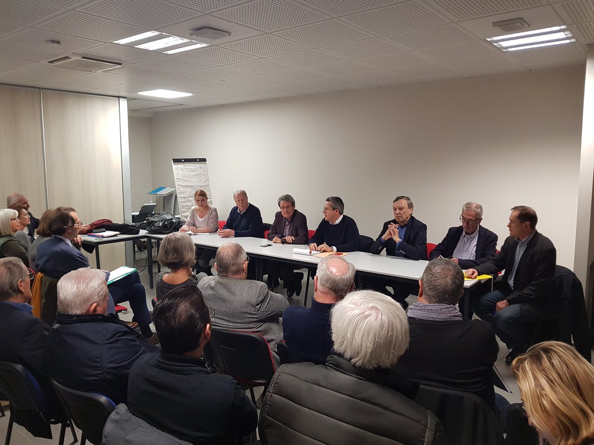 CFeretti's tweet photo. Bureau et Comité départemental de @lesRep84 réuni à #Avignon
➡️Municipales au centre des débats (investitures et soutiens)
➡️Nombreux échanges (vie du mouvement,adhésions, planning actions)
➡️avenir et reconquête.
@lesRep84 mobilisés et déterminés dernière nos candidats!
#LR84 https://t.co/TYr2wjtw9v