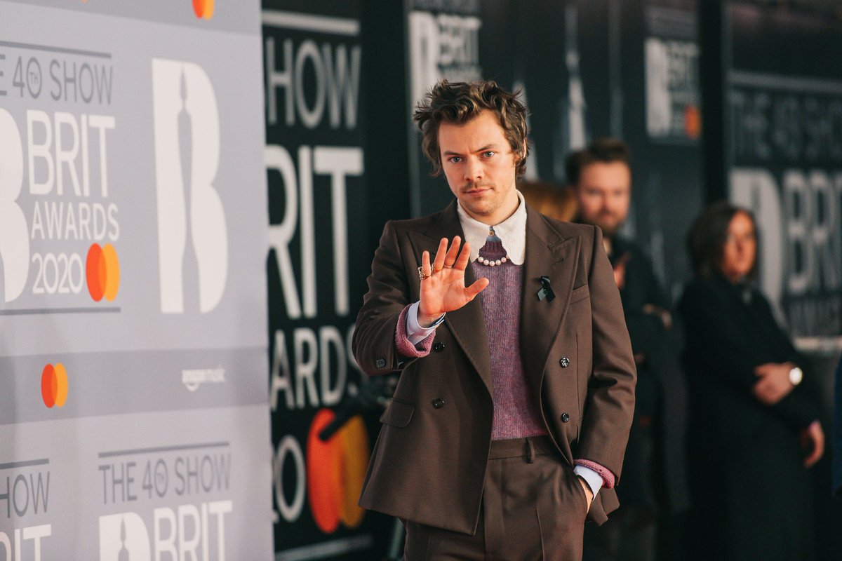 Harry_Spain's tweet photo. 📸 Harry en los BRITS awards https://t.co/OER02PeY62