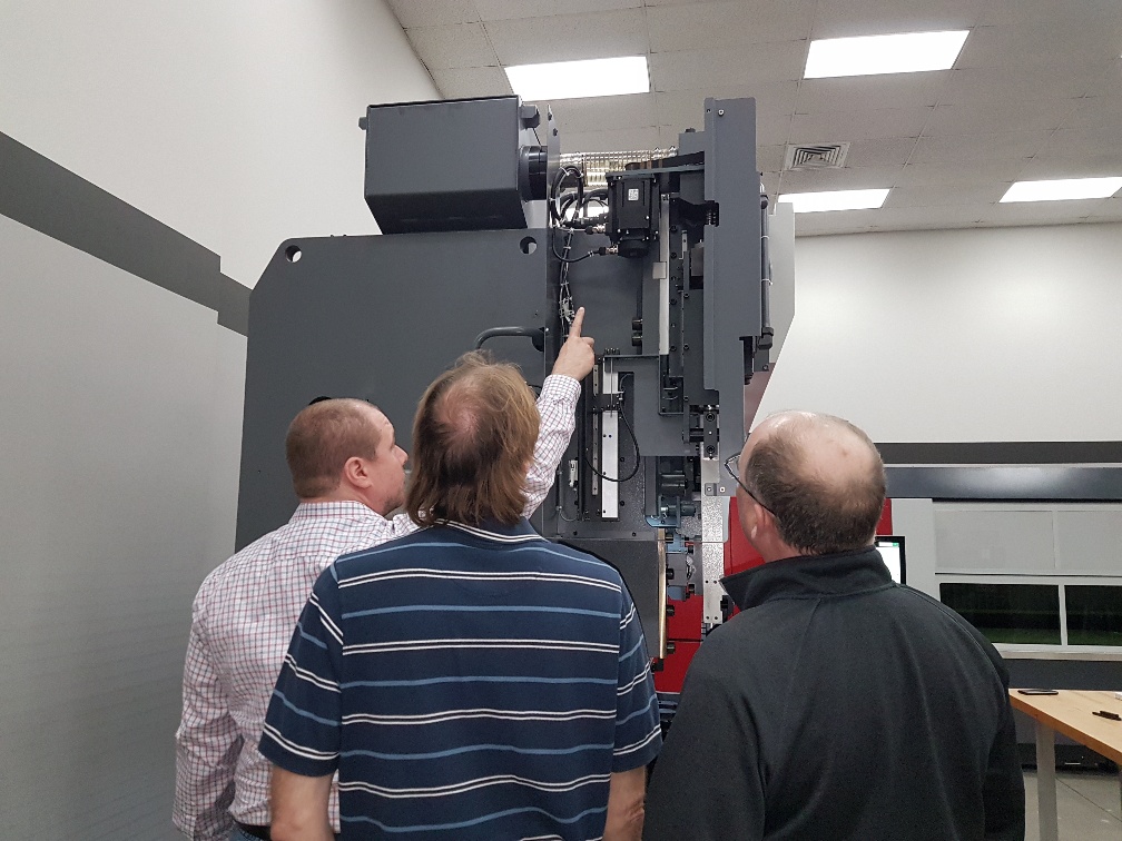 AkhurstMetal's tweet photo. We’re at @mc_mits' Technology Center in Cypress, CA this week for an extensive training session on their line of lasers, automation, press brakes, and shears! https://t.co/5G7xOTcVs6
