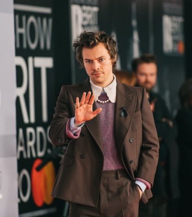 hstylespics's tweet photo. BRITs 2012                       BRITs 2020 https://t.co/BnnbM9LvDL