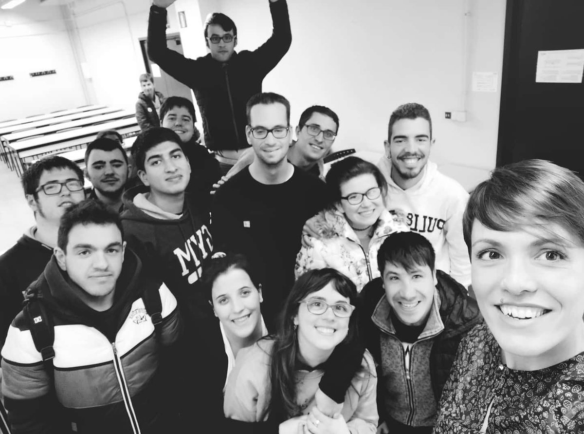 markeleva's tweet photo. Felicidad absoluta al poder compartir una clase con alumnado tan implicado. Disfrute a tope.
¡¡Gracias por vuestra complicidad, equipo!!
.
.
.
#docencia #formación #competencias #competenciaslaborales #trabajo #empleo #universidad #UPNA https://t.co/ckACemAa6G