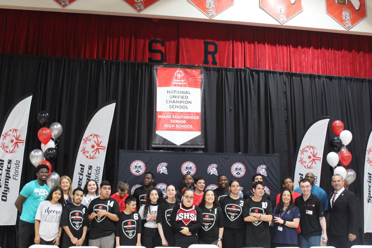 SONorthAmerica's tweet photo. THANK YOU: @espn, @ESPNCitizenship, @jasonbenetti, @soflinfo, @MiamiDolphins, @MiamiSup, and of course @Southridge_SHS for yet another incredible banner presentation! 

#UnifiedGeneration https://t.co/CYsnYMILlM