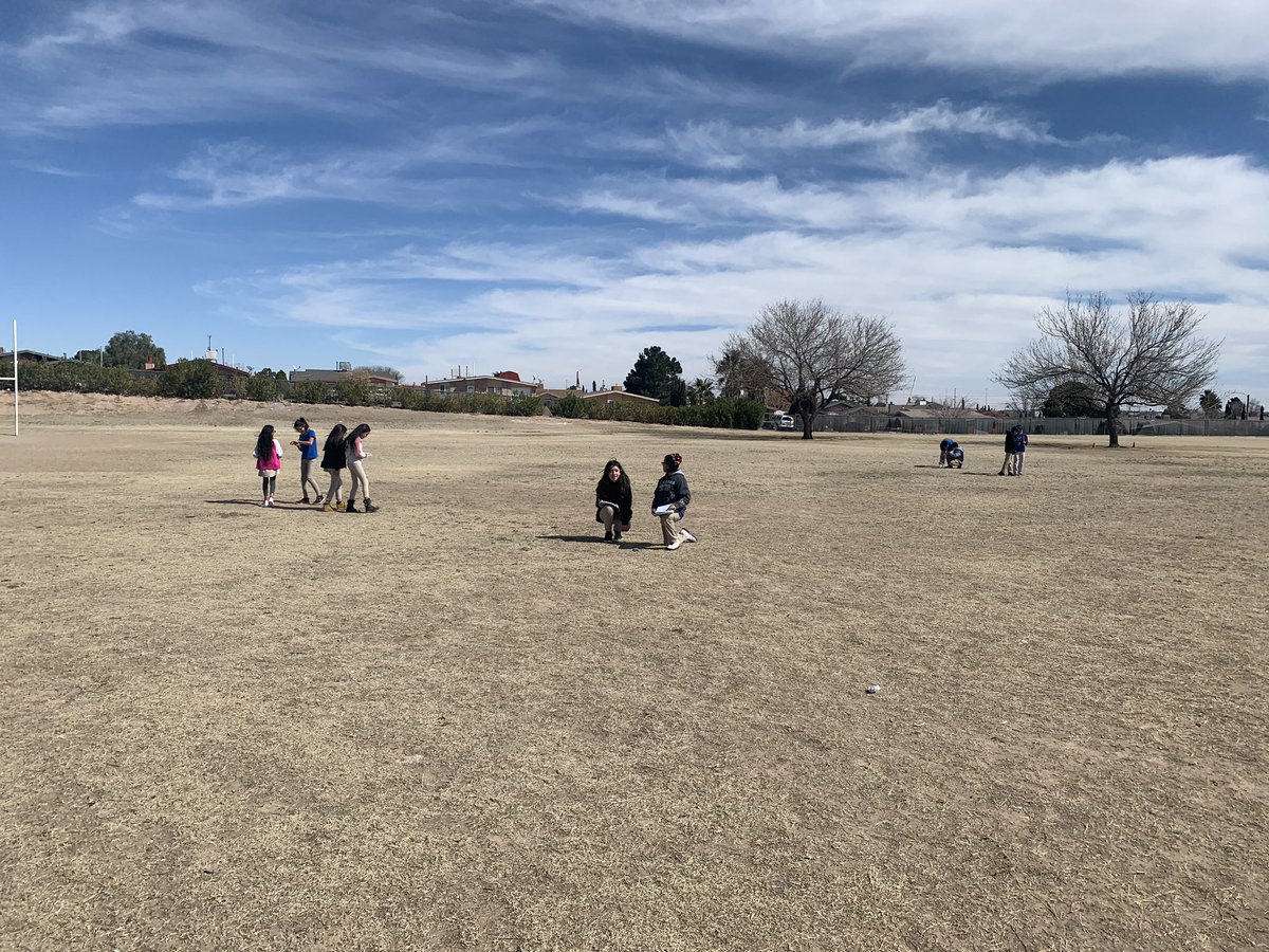 ERivas_AHS's tweet photo. Students making science observations on this beautiful day! Living and non living interactions. #elevatetogreat #teamsisd #eaglessoar #vdsavid https://t.co/j8bu8EB9sx