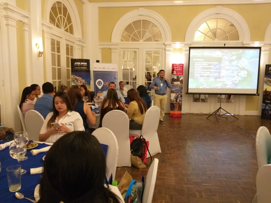 AnatoMayoristas's tweet photo. Nuestra Capacitación en el marco de la Pre Vitrina 2020 hoy en Barranquilla #AnatoCapítuloMayoristas #Anato #AgenciasdeViajes #disneydestinations #waltdisneyworld #ultrago https://t.co/c0hZgHWrmO