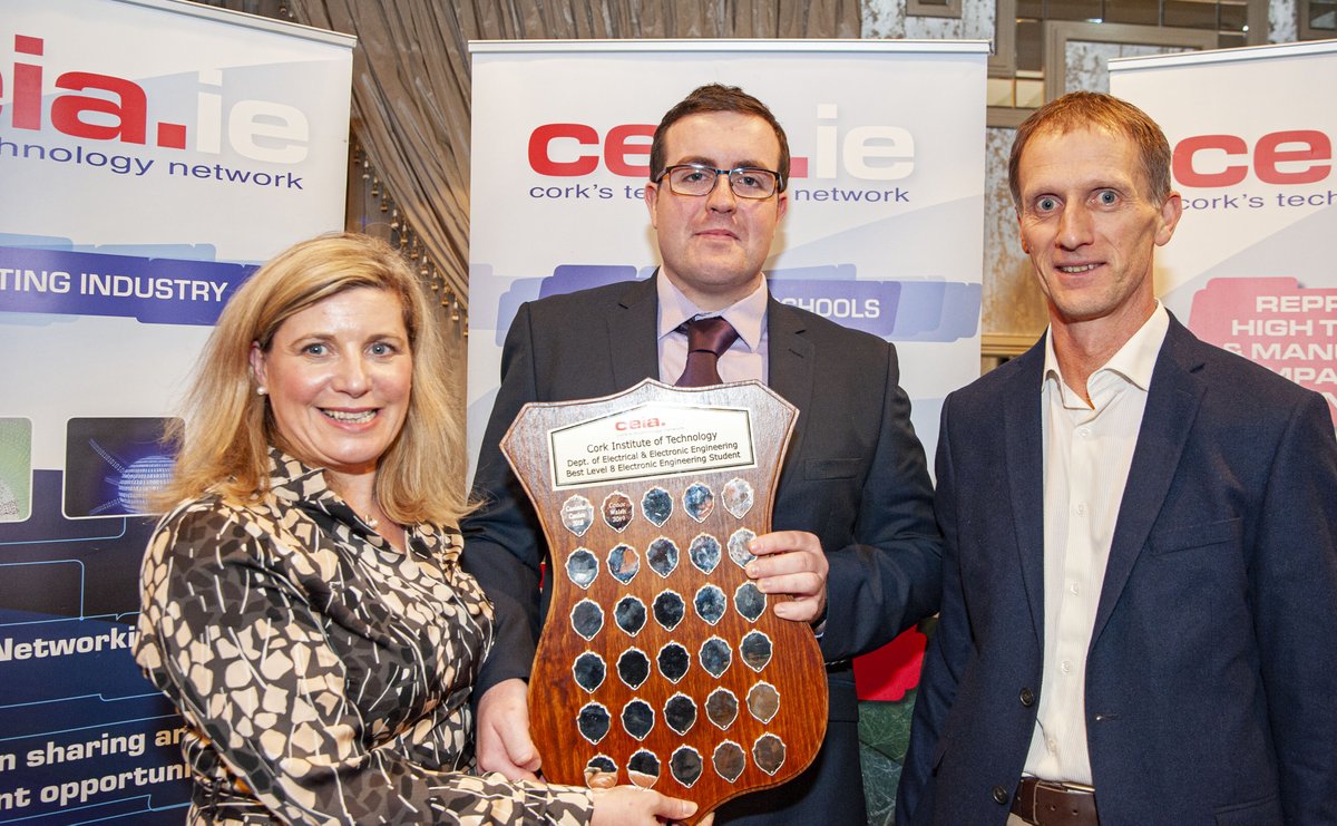IGNITEUCC's tweet photo. Congrats to our #ignitestartup @Conor96walsh co-founder @traxsit who recently won the @CEIA_ie Award for Electronic Engineering Student of the Year. Well done Conor! #weareignite @echolivecork @CIT_ie https://t.co/UOchQDSzTO