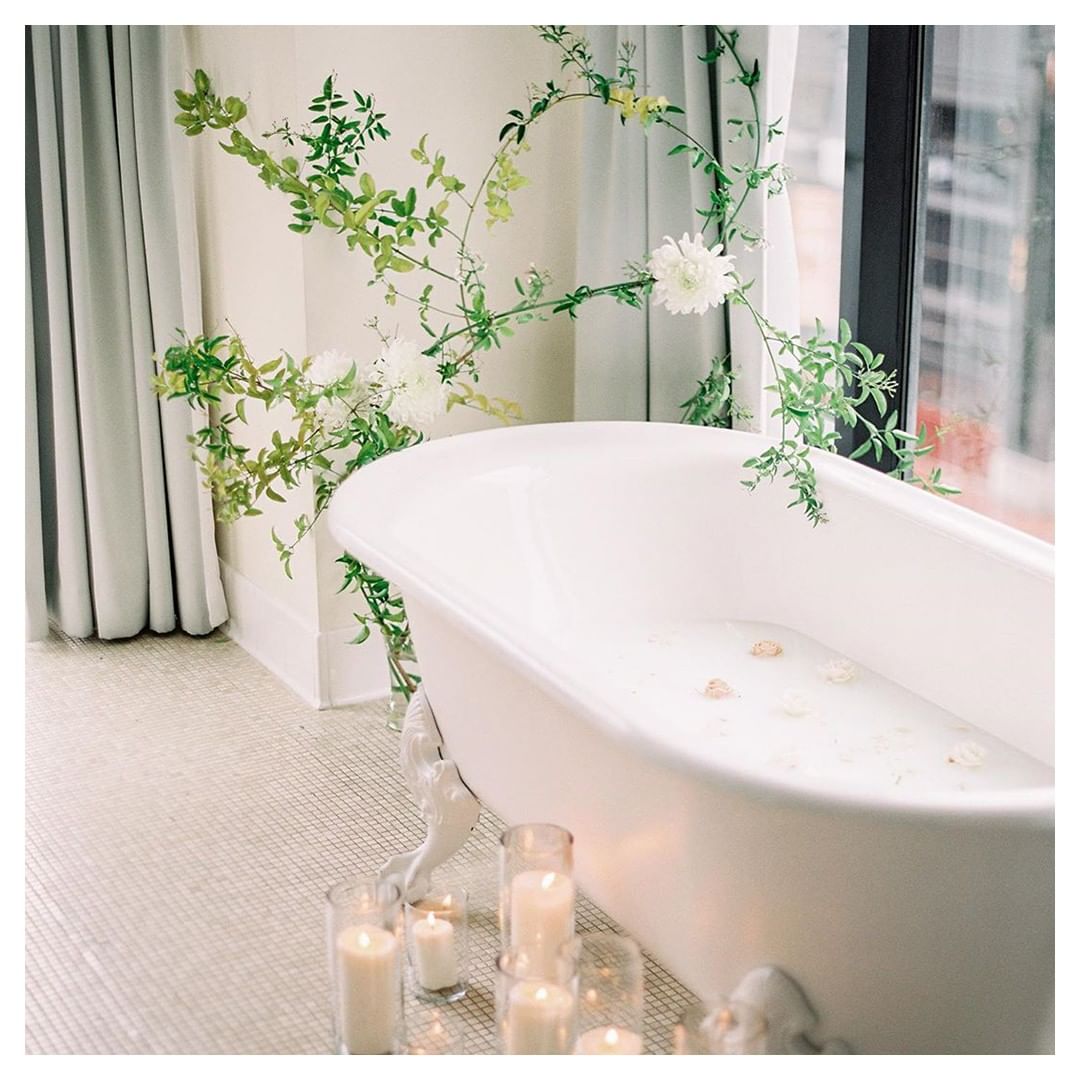 It's time for a spa day #PendrySanDiego. #SpaPendry focuses on wellness from within with a new menu featuring two exclusive treatments with @Sanitas_Skincare, the Urban Green Coffee + Lime Detox Body Treatment and the Firm &amp; Lift Gua Sha facial, and more. Self, meet care.
