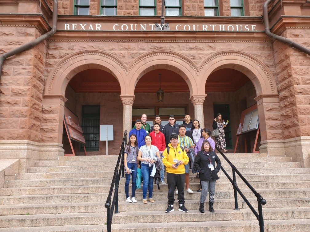 NicoleEEsparza's tweet photo. Mr. Jackson's @JFKennedyHighS @EISD_CTE scholars visit @BexarCounty IT Dept. Thank you for hosting our @EISDofSA scholars today during #SAWorks Job Shadow Day! Pictures taken in front of the County Court House where lunch was hosted. #EdgewoodUnited #EdgewoodProud #DetailsMatter https://t.co/ElaB6J58fM