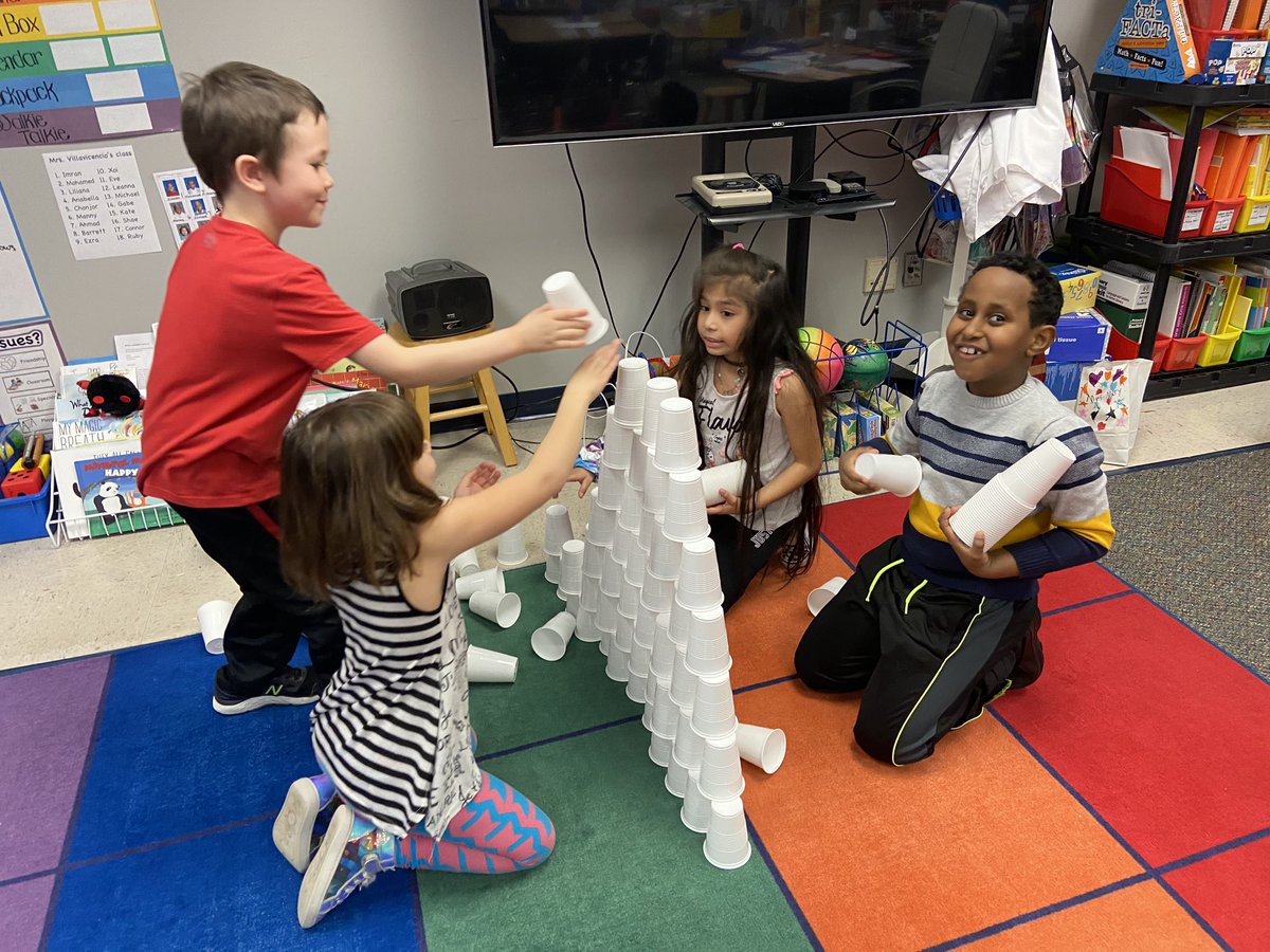 studiowalters's tweet photo. Is it? Could it be? It is! The 100th day of school has arrived! #ELvision4learning @rlars7 @WerlingerTova @tbeekmann @mjvm36 https://t.co/PoxEoxFkUZ
