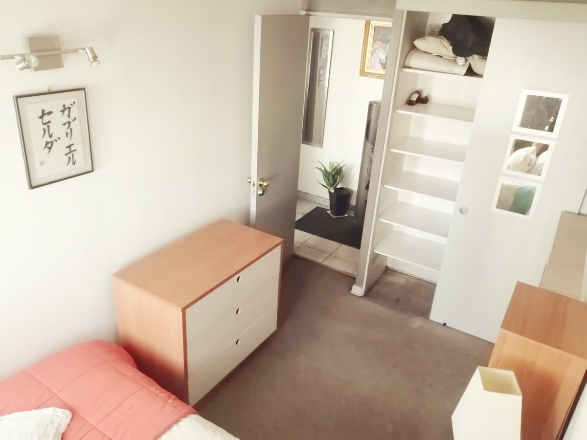 PoloCTroncoso's tweet photo. Hola
Busco Rommie!!
Amoblada con cama de 1 plaza 3/4, velador, cómoda, rack y closet, sin tv.
Incluye Internet y cable
A pasos de metro Toesca
Baño compartido
Valor incluye todo los gastos
Lugar limpio y tranquilo
#Rommie #arriendo #compartodepa #toesca #Santiago https://t.co/n0sZu67NJI