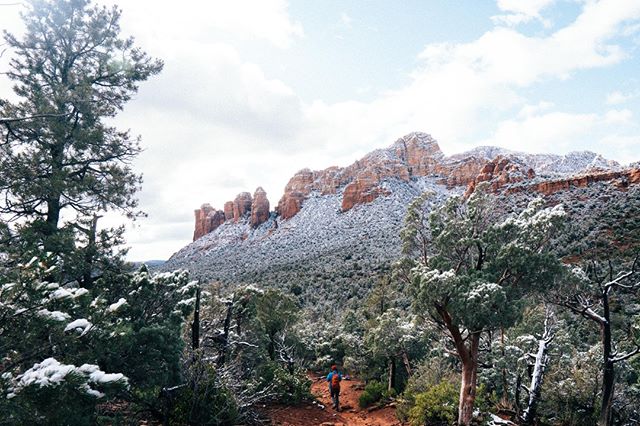 hikercrate's tweet photo. The right time is now.
.
.
.
.
.
#peoplewhohike #52hikechallenge2020 #hiking #hikingadventures #getoutside #amongthewild #whyihike #getoutstayout #optoutside #rei1440project #seekthetrails #thegreatoutdoors #52hikechallenge #womenwhohike #hikercrate #werehikers #amongus #modernhi https://t.co/LtL18IueFT