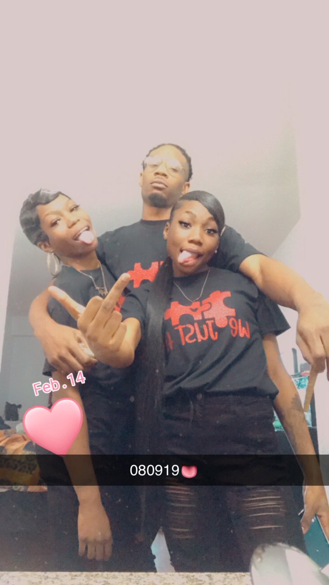 ColemanTriad's tweet photo. I don’t think my heart was BUILD to love just one person ♥️ god gave me a heart big enough to love you both ♥️ #polywife #polytriad #polylife #polyamory #TongueOutTuesday #DreamcatcherSCREAM #polygamy #triad #coleman4 https://t.co/v0LYPczt7h