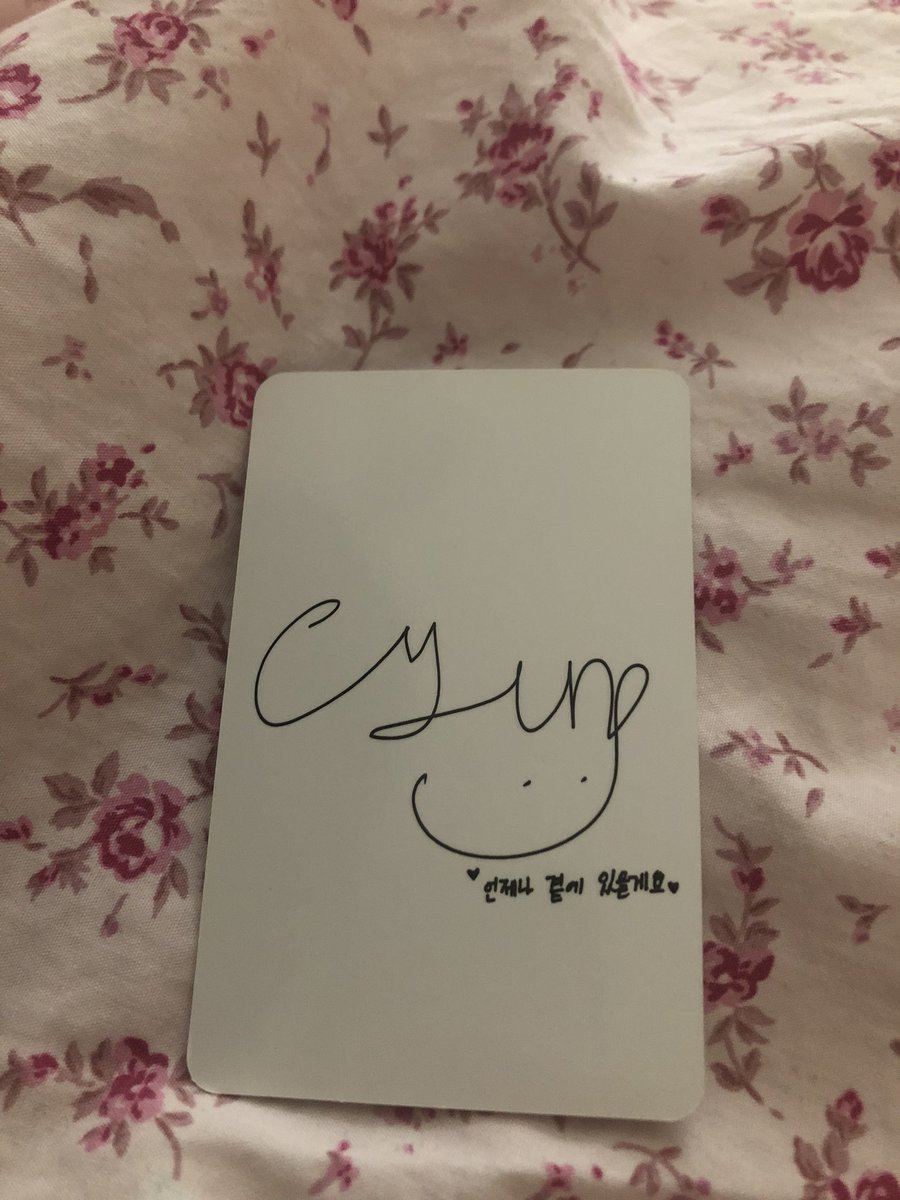ultyukh3i's tweet photo. wtt☀️

album: Dot Point Jump — OnlyOneOf 
have: Yoojung pc
want: Junji equivalent
location: usa
wwt: yes!!

please dm me if interested~ https://t.co/65qiVzc03w