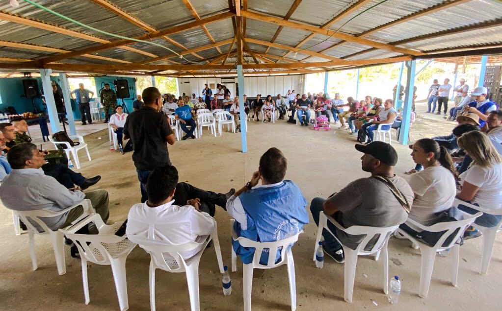 MisionONUCol's tweet photo. Visitamos el antiguo ETCR de Carrizal en Remedios, con comisión interinstitucional de @GobAntioquia @ARNColombia, @PartidoFARC y Alcaldía de ese municipio quienes dialogaron con las personas en proceso de reincorporación y visitaron proyectos Productivos. #AsíSeConstruyePaz 🕊 https://t.co/zsWQRXb4y9