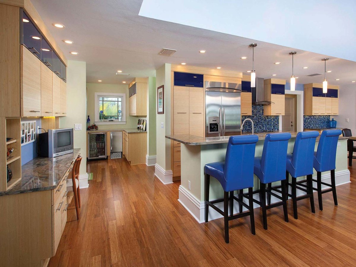 Showrooms are fantastic, and they're closer to you than you think. Head to our website to today to find one! bit.ly/35UD9vG

#bertchcabinets #showroom #americanmade #usa