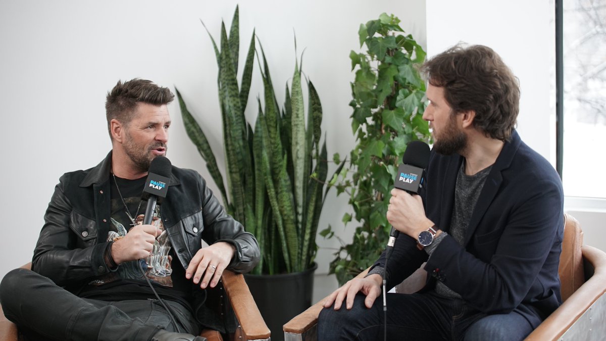 StingrayMusique's tweet image. Nous avons eu le privilège de rencontrer #MarcDupré dans le cadre d'une entrevue #PausePlay! 🎥 L'épisode sera bientôt en ligne, ne manquez pas ça!
🎧 En attendant, écoutez la chaîne musicale créée par l'artiste → bit.ly/2ks3fo3

@marc_dupre