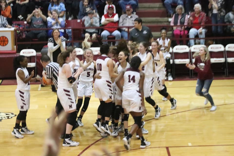 _Sports00's tweet photo. PURE BLISS!! Muldrow Lady Bulldogs #FindAWay to beat 3A#6 Roland Lady Rangers 59-58 in a THRILLER! What a game and what a team effort!!! Perfect record in conference play and NOAA Conference Champions!! The journey isn’t over yet.... we’re just getting started!! https://t.co/LC0JzI4VLu