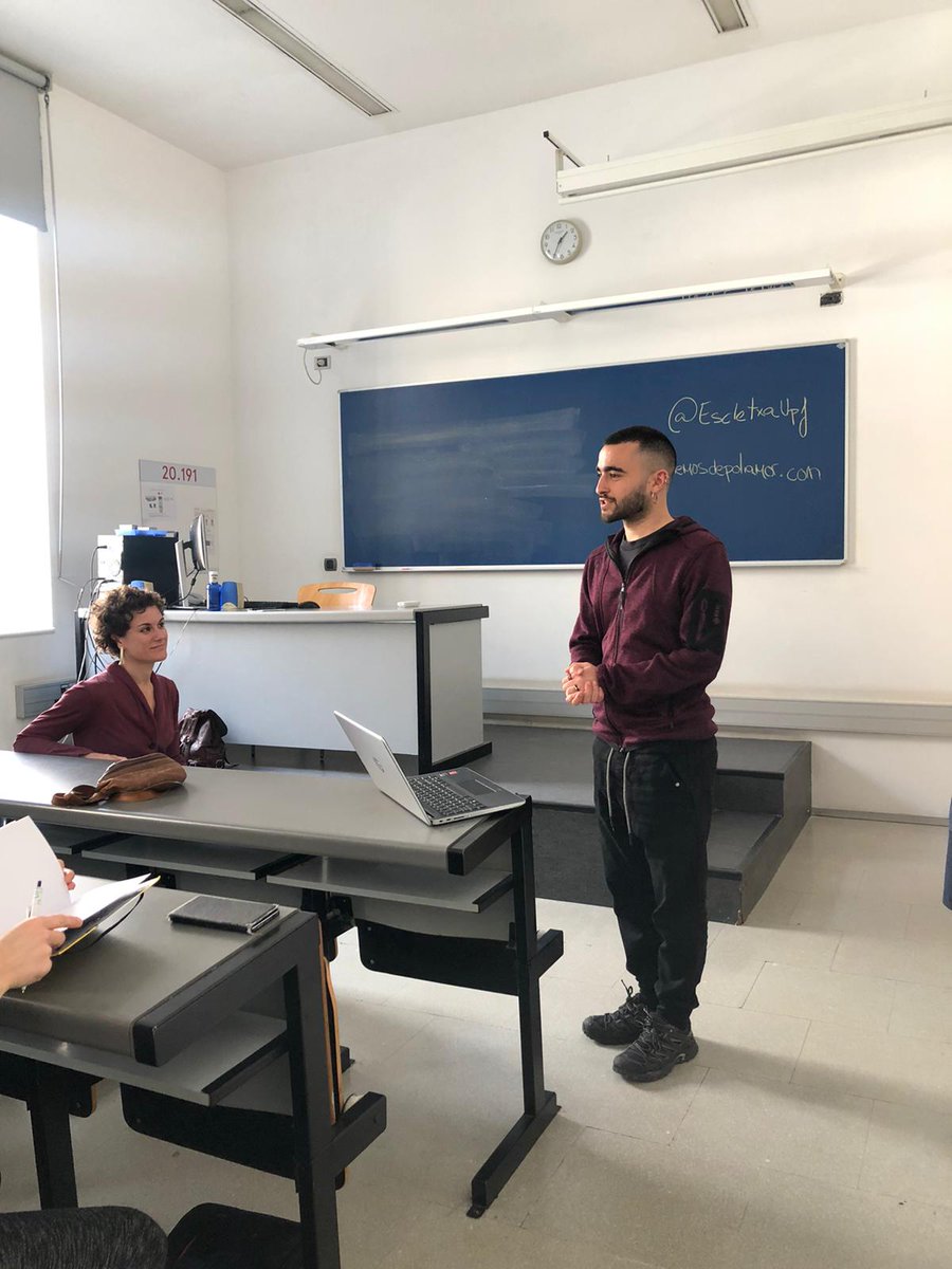 EscletxaUpf's tweet photo. Avui ens ha fet molta il·lusió debatre sobre no-monogàmies amb @Sandra_BI. Gràcies a totes les que heu vingut i a la Sandra per fer-ho tot tan fàcil.

Perquè tenim clar que repensar com organitzem les nostres relacions interpersonals és el primer pas per transformar la societat✊ https://t.co/1MUgcf4ZFL