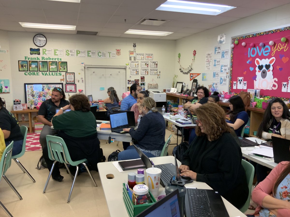 SBinspirED's tweet photo. Kicking off the debut of our #unpluggedteacher training 
@SBinspirED! Thank you Frank Roberts teachers for being amazing! 
#SBdigitalEd
@SanBenitoCISD https://t.co/RDnGYkT7sg