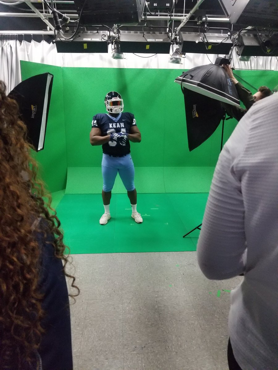 KUFootball212's tweet photo. 📸⏰👀
#cougarKUlture https://t.co/i77scMU3aC
