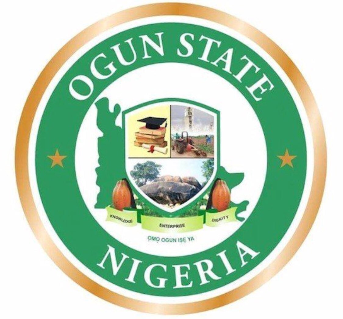 AdeOlaHimself's tweet photo. As citizens of @visitogun , we are not only dirty but extremely dirty. 

Let’s re-orientate ourself and imbibe the culture of proper waste management to keep our cities and towns clean. 

It begins with you and I. Let’s join in the #BuildingOurFutureTogether project. https://t.co/YOBUdUi7La