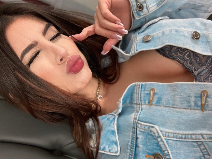 Hello 👋🏻💋 https://t.co/aNsGgTg0M1<a href="/tag/saturdaymorning"class="tags"><span>#saturdaymorning</span></a>