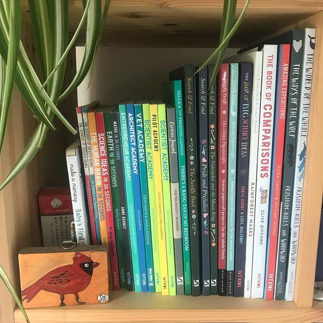 CDesignWild's tweet image. A #shelfie of some books I’ve designed over the last few years ✏️ Alongside Beetle Cherry, my day job has been (and will be again I hope) freelance children’s non-fiction book designer. I love kids books! But people often get confused when I say what I d… ift.tt/37HjiRw