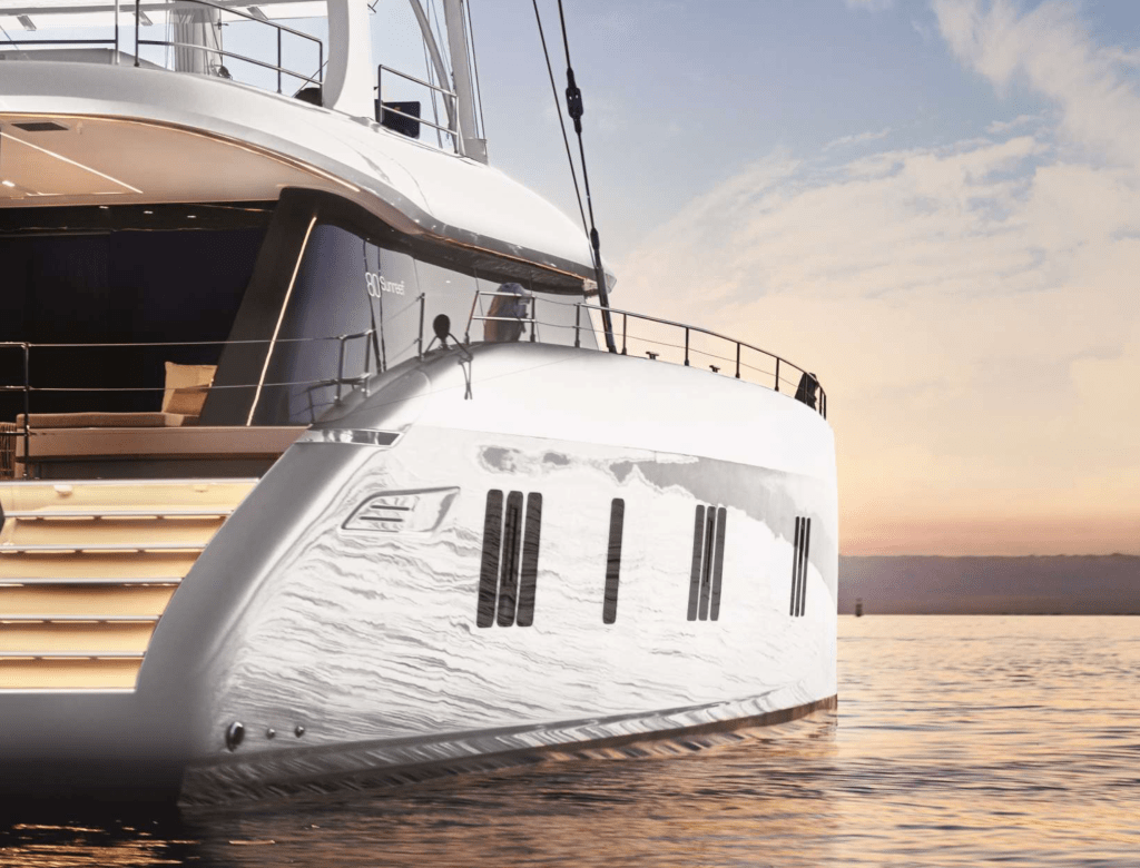 SUNREEF Luxury Catamaran-ABOVE chillaxincharters.net/blog/2020/02/1…