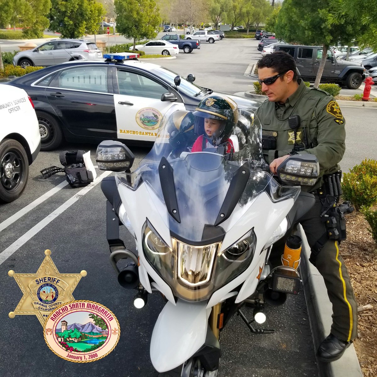 OCSDRanchoSM's tweet photo. #RSMDeputies were happy to spend time with Charlie on his 3rd #birthday 🎉. Charlie's birthday wish was to come by @ocsdranchosm and see our toys! We hope you have a great birthday Charlie.

#DoGoodInGreen #happybirthday #ProudtoserveRSM https://t.co/mEBiHRSTX0