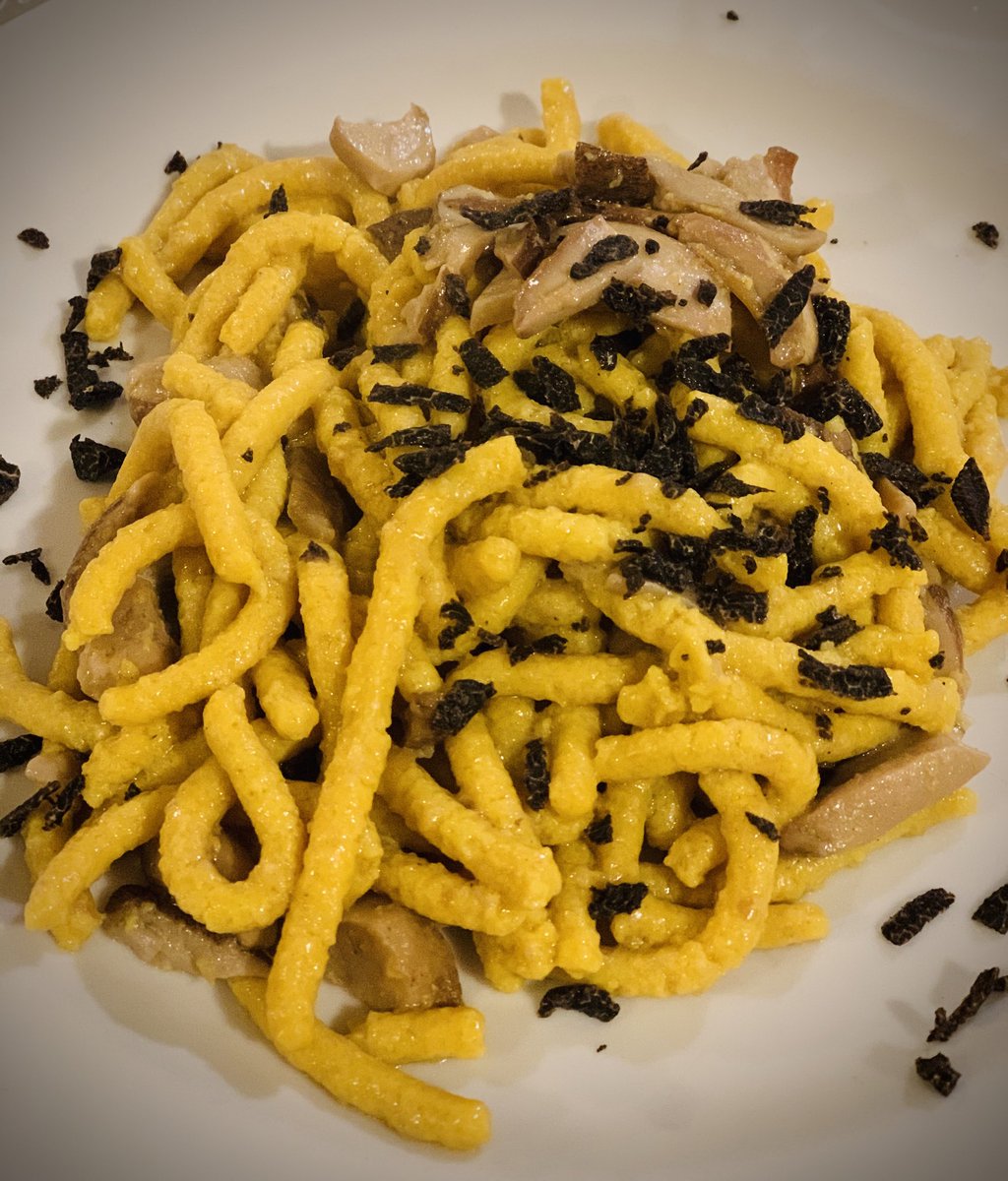 tssorcinelli's tweet photo. Back to #LeMarche ⁦@leMarchecom⁩ first #dinner out for a #truffle celebration 🥳 #Passatelli #Porcini and #FormaggioDiFossa #NidoDiStore #restaurant ⁦@GoodFoodChannel⁩ #trufflemania 🤟🏻🤟🏻🤟🏻 https://t.co/p77y3MRIfC