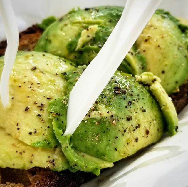 Best avocado today? You don’t say! 😆 (📸: <a href="/tonyguerramiami/">TONY GUERRA MIAMI</a>) The <a href="/chefmschwartz/">Michael Schwartz</a> triple threat formula is why! 🧈+ #extravirginoliveoil + natural creaminess of #avocado 😋 <a href="/zakthebaker/">zakthebaker</a>’s #sourdoughwheat does not hurt! #miamidesigndistrict #avocadotoast #zakthebaker