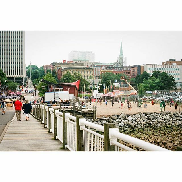BrianWalsh12's tweet photo. Remember when the cold air didn't sting your face walking around uptown?
-
-
📸: Minolta x-700
🎞: Portra 400
-
-
-
-
-
#drivebyfilm #shootfilm #filmisalive #analog #filmisnotdead #35mmfilm #madewithkodak #portra400 #canadianfilmphotographers #infilmwe… https://t.co/UMLULGViri https://t.co/gLYykDY5mn
