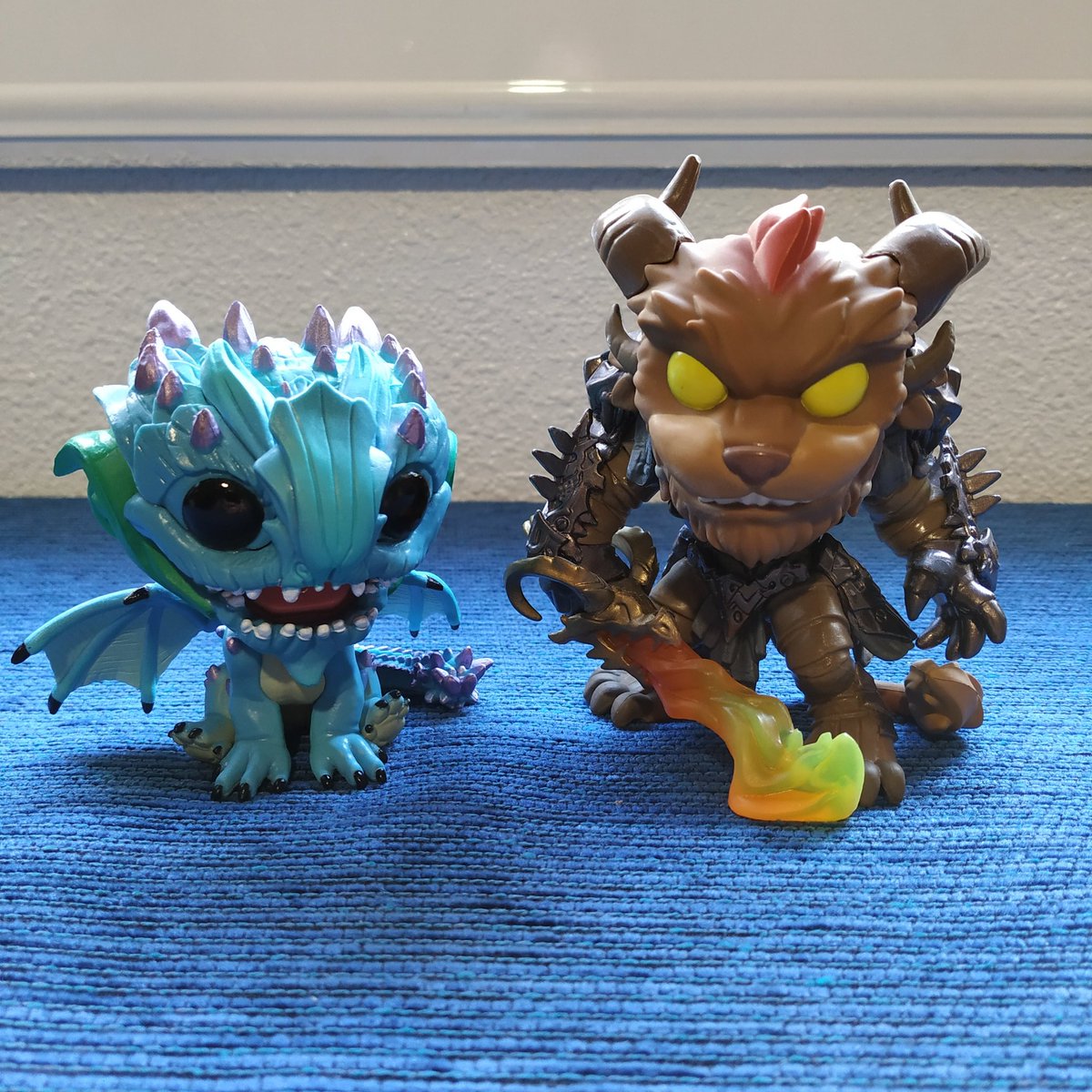 roxanasparrow's tweet photo. Aquí mis nuevos Funkos de Guild Wars 2, la pequeña Aurene y Rytlock, una preciosidad!
@ArenaNet
#Aurene #Rytlock #BabyAurene #funkopop #funko #popinabox #guildwars2 #guildwars #gw2 https://t.co/PLmSUksZ0s